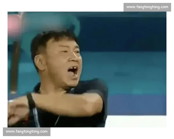 逆转绝杀夜！盐城主帅慕志磊泪洒赛场，鞠躬谢球迷